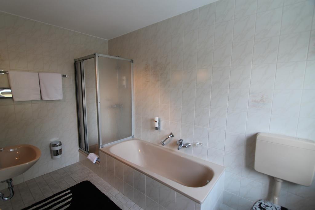 Hotel Pension Schwansee Швангау Стая снимка