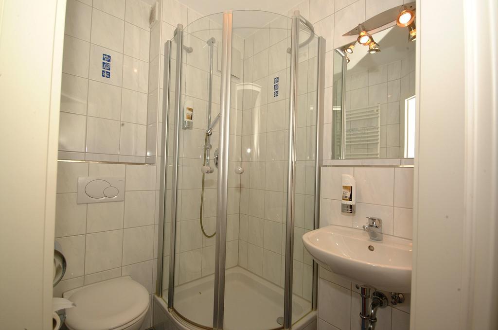Hotel Pension Schwansee Швангау Стая снимка